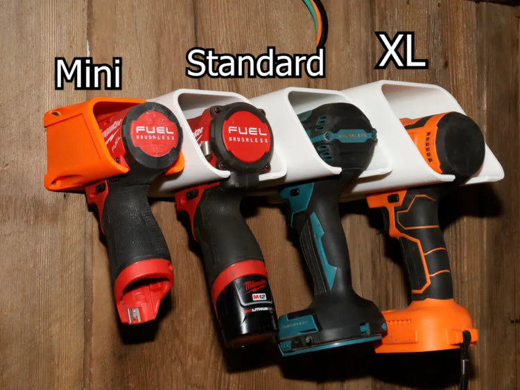 Soportes de pared impresos en 3D en tamaños Mini, Standard y XL sujetando taladros sin cable